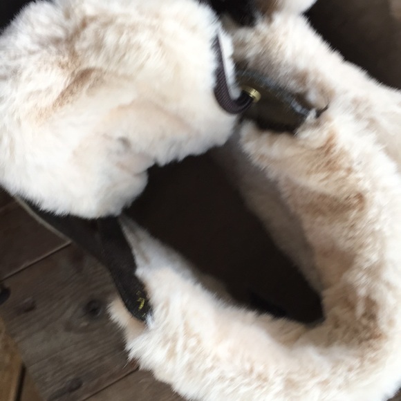 Cougar fur lined boots - Picture 3 of 6